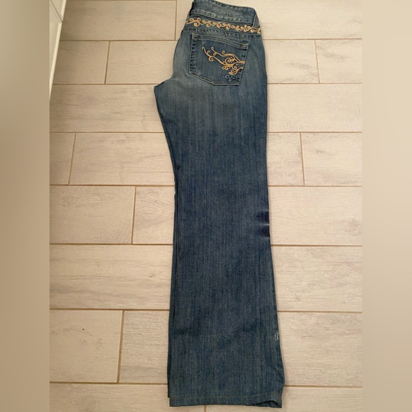 EUC Guess Premium Size 31 Embroidered and Distressed Bootcut Jeans - Picture 10 of 15